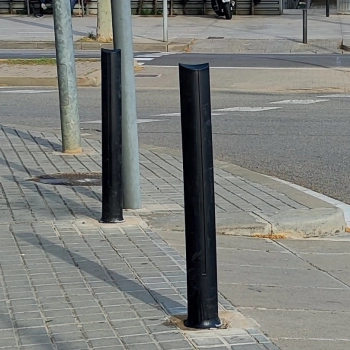 Słupek parkingowy elastyczny ADO A-Flex Badalona - stały, do bezpośredniego osadzenia Słupek parkingowy elastyczny ADO A-Flex Badalona - stały, do bezpośredniego osadzenia