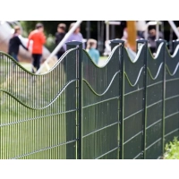 Ogrodzenie panelowe CLD Dulok WaveTop - dekoracyjne wykończenie góry